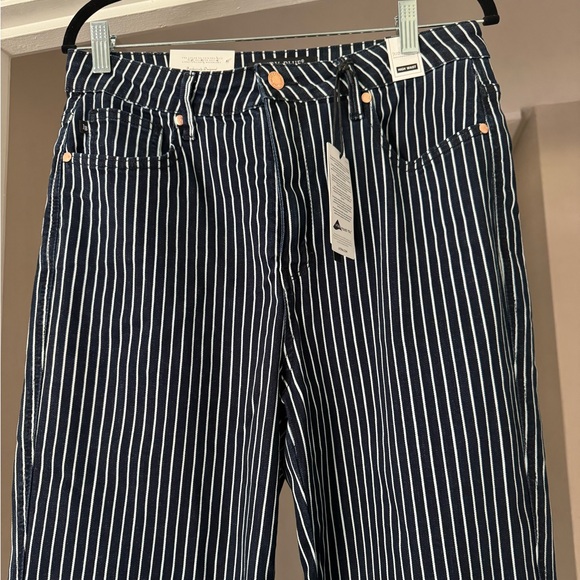 Judy Blue pin stripe denim - Picture 3 of 4